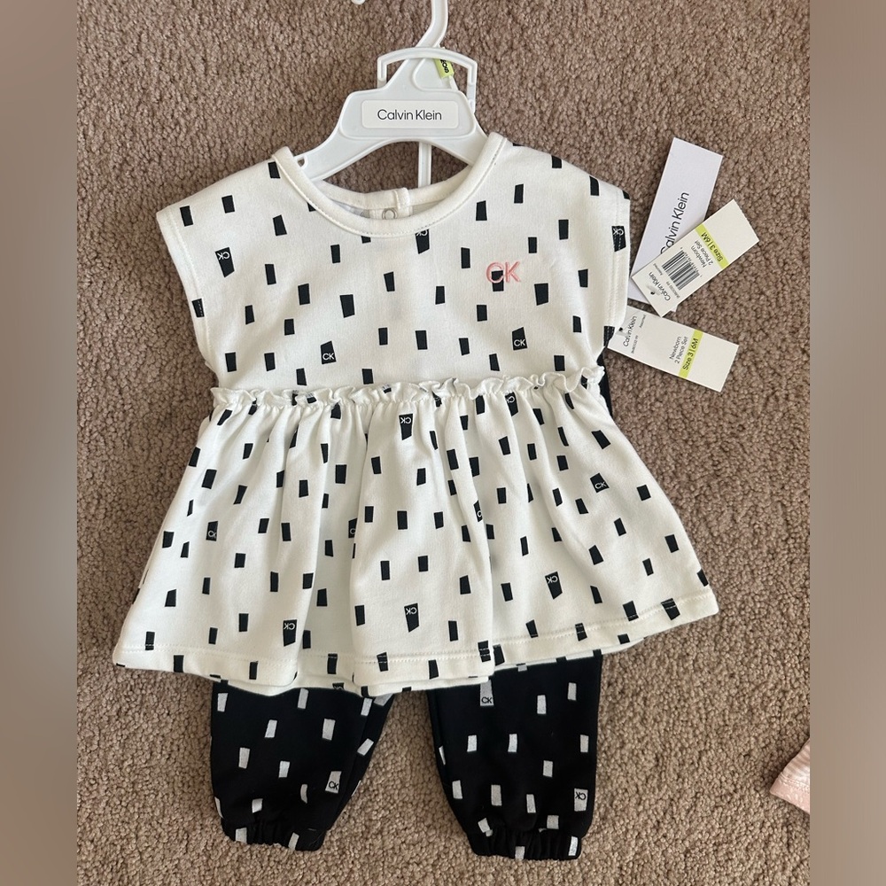 NWT Calvin Klein Black White Baby Girl Infant Short Sleeve Pants Matching Set